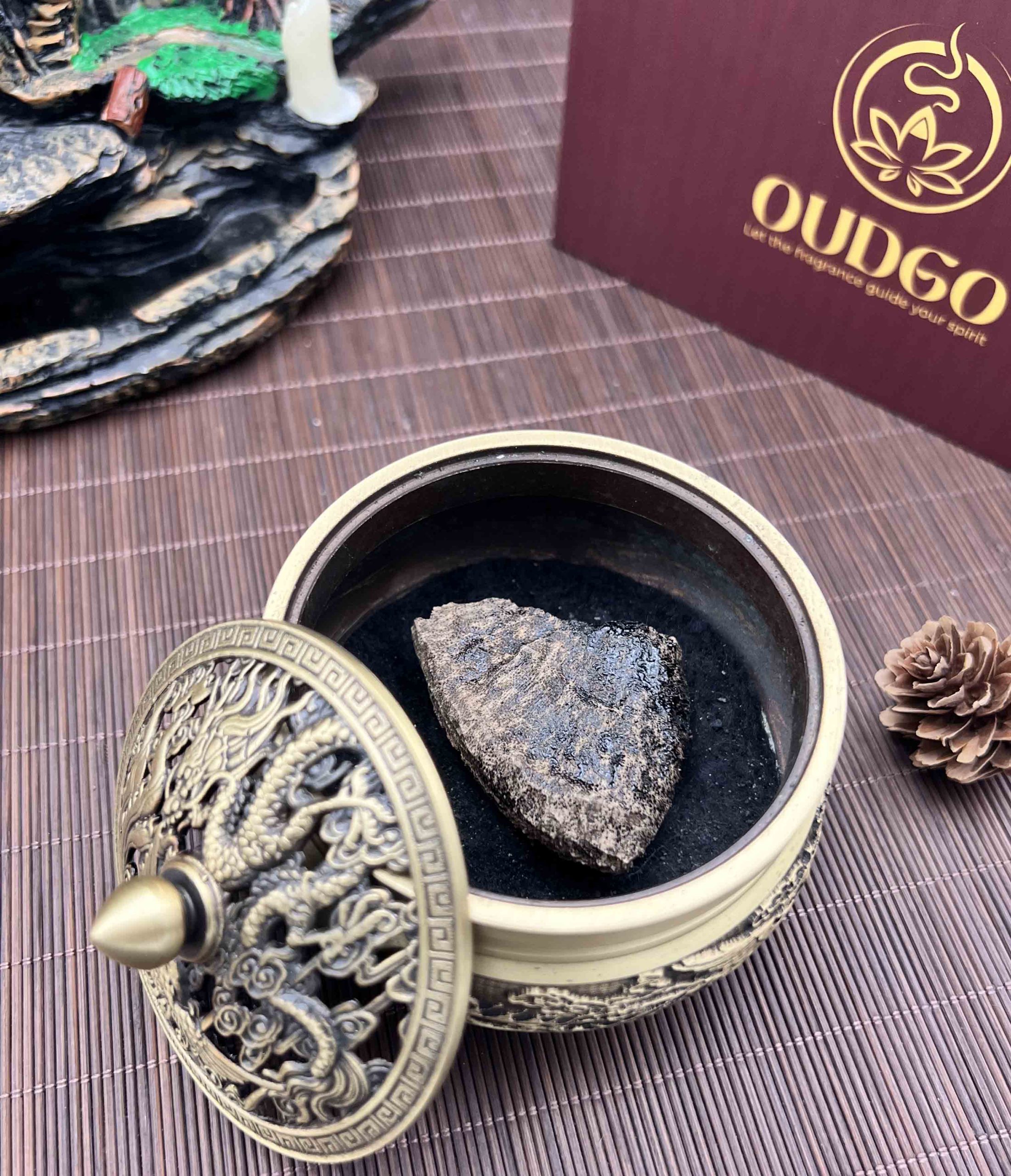 Char Oud Agarwood and Ant Nest Agarwood are the two most common types of natural agarwood typically used for burning.